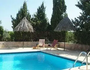 https://ta-bertu-host-family-bed-breakfast.hotelssaintjulians.com